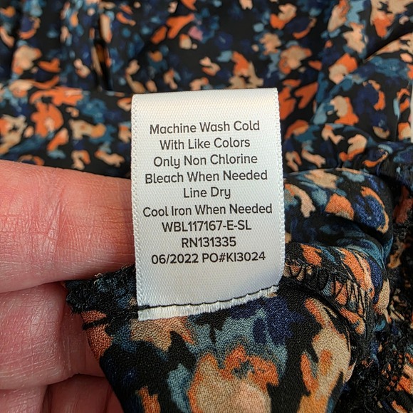 Evereve Womens Sleeveless V-Neck Blouse Multicolor Floral Smocked Top Small - Picture 9 of 11